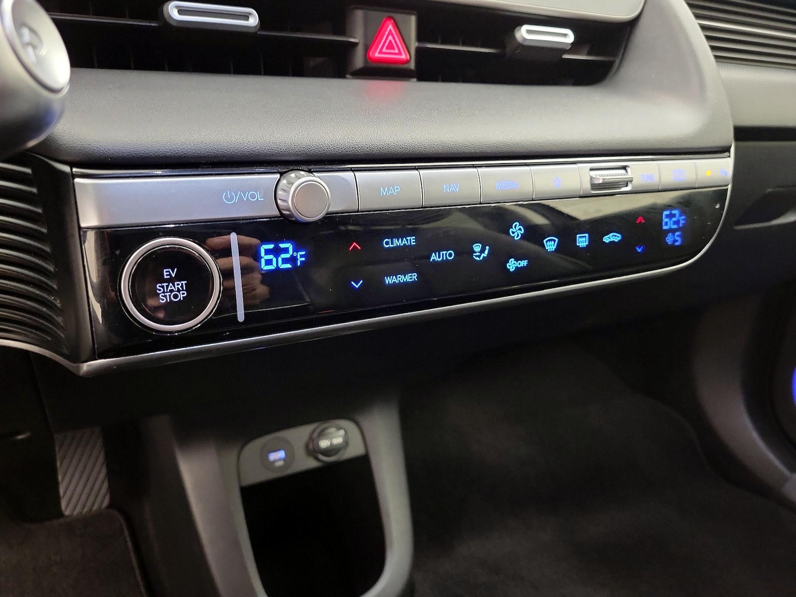 2023 Hyundai IONIQ 5 Limited - Photo 18