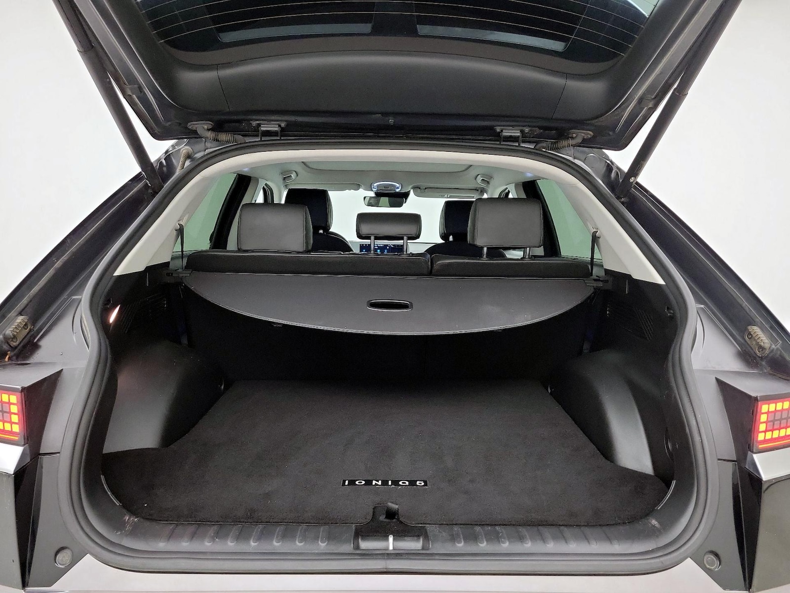 2023 Hyundai IONIQ 5 Limited - Photo 22