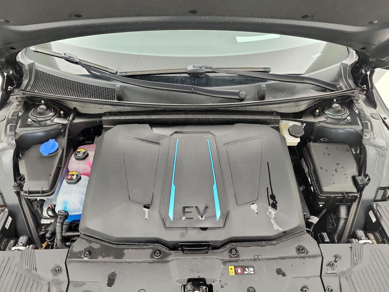 2023 Hyundai IONIQ 5 Limited - Photo 23