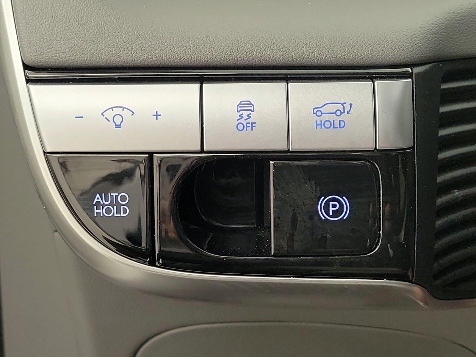 2024 Hyundai IONIQ 5 Limited - Photo 14