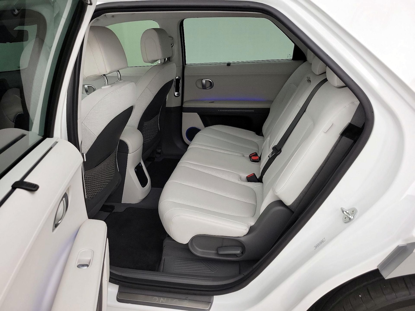 2024 Hyundai IONIQ 5 Limited - Photo 22