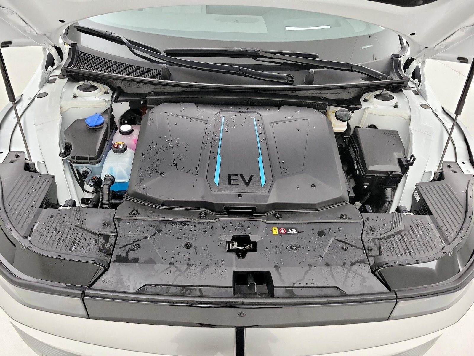 2024 Hyundai IONIQ 5 Limited - Photo 24