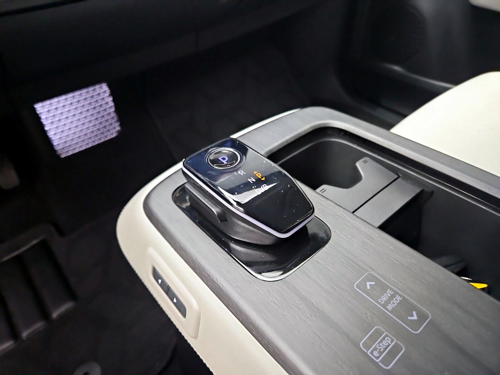 2024 Nissan ARIYA Engage - Photo 17