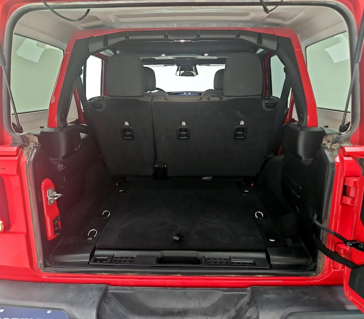 Trunk/Cargo (Seats Up)