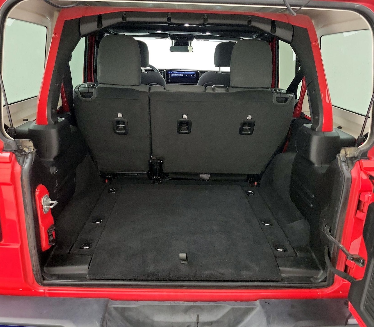 Trunk/Cargo (Seats Up)
