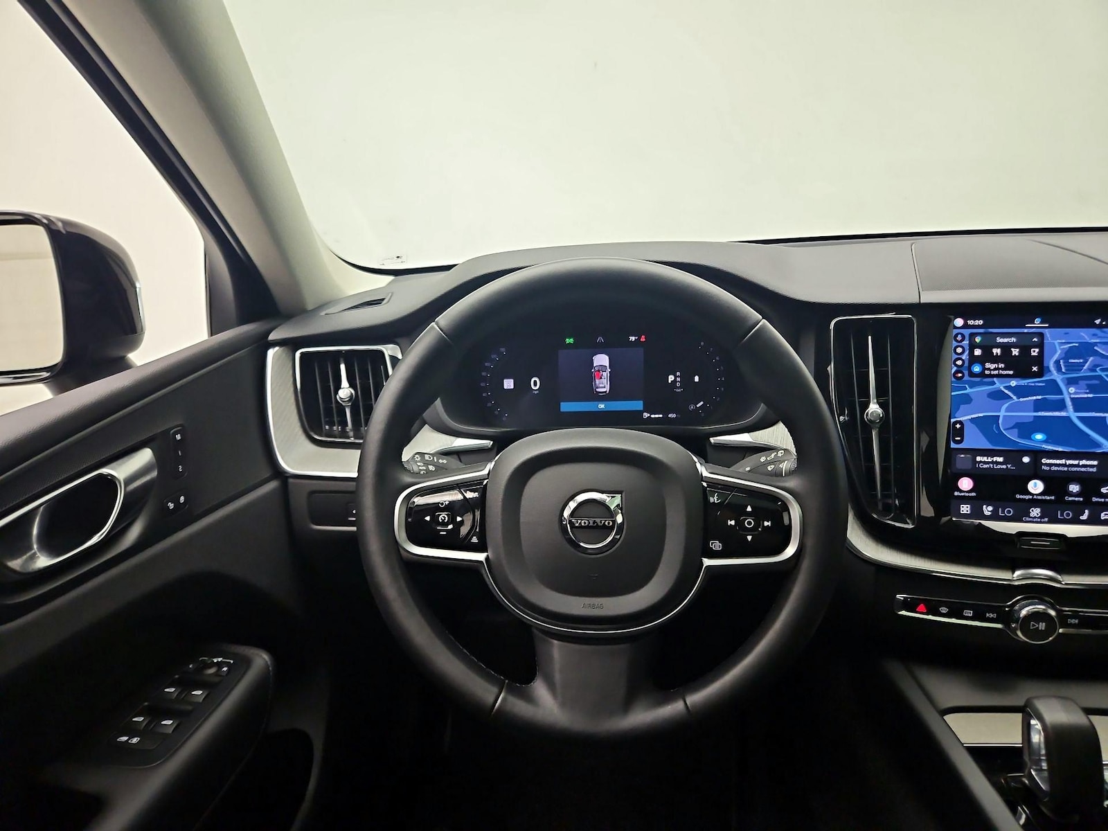 2025 Volvo XC60 Plus - Photo 11