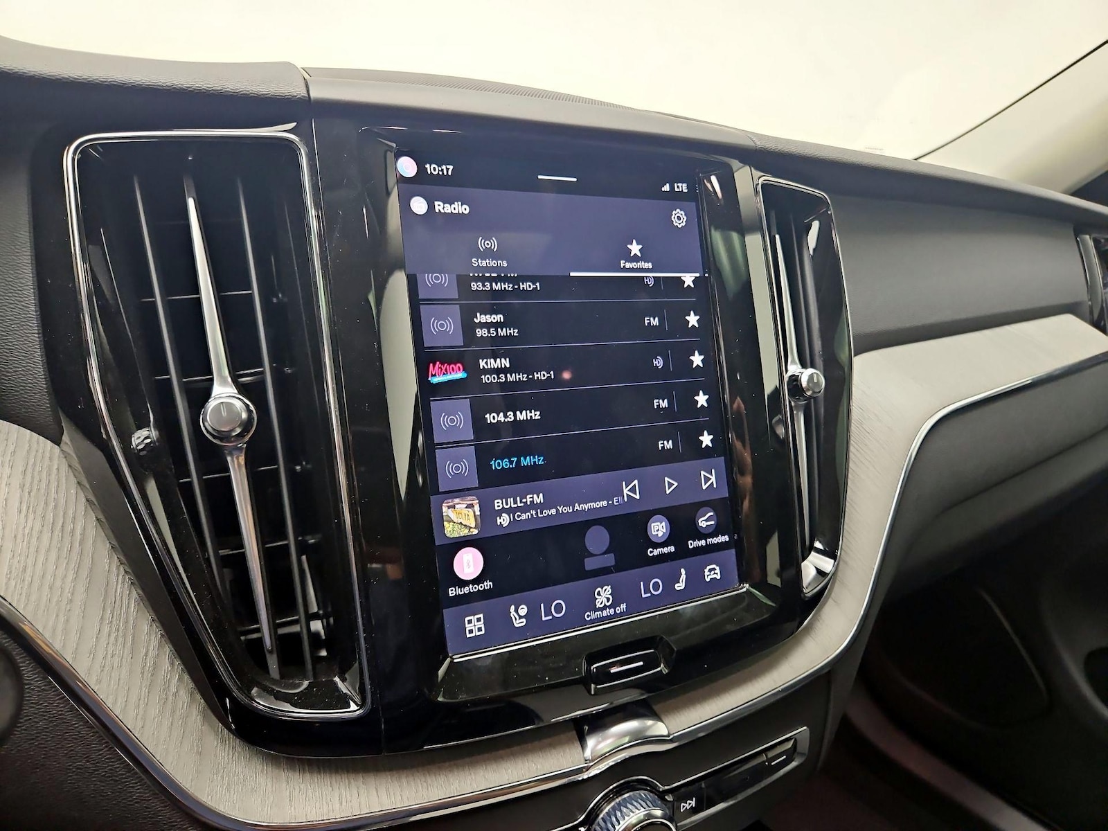 2025 Volvo XC60 Plus - Photo 16