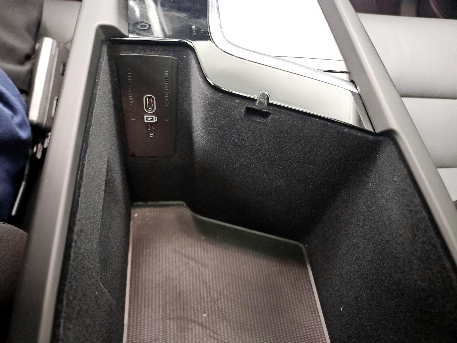 2025 Volvo XC60 Plus - Photo 19