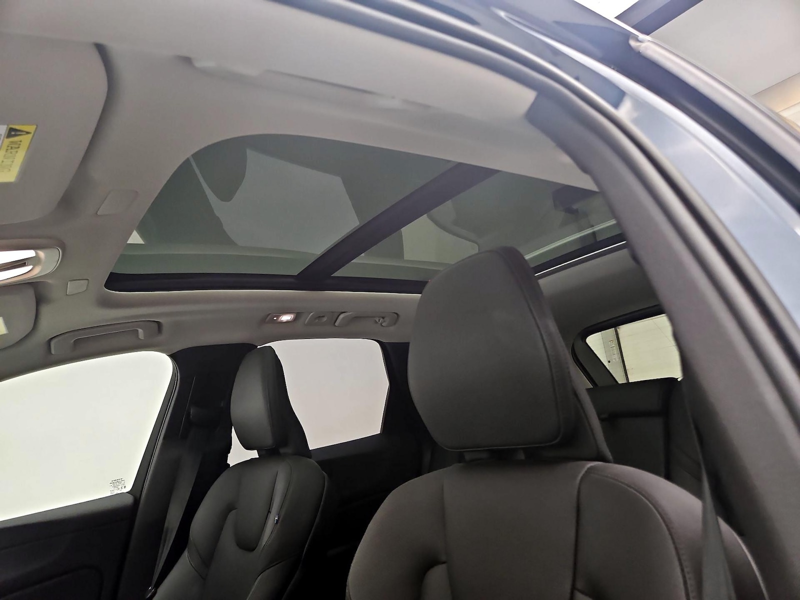 2025 Volvo XC60 Plus - Photo 20