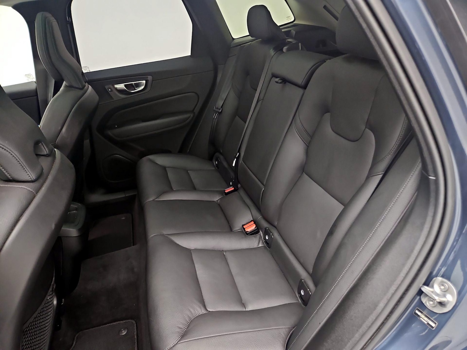 2025 Volvo XC60 Plus - Photo 21