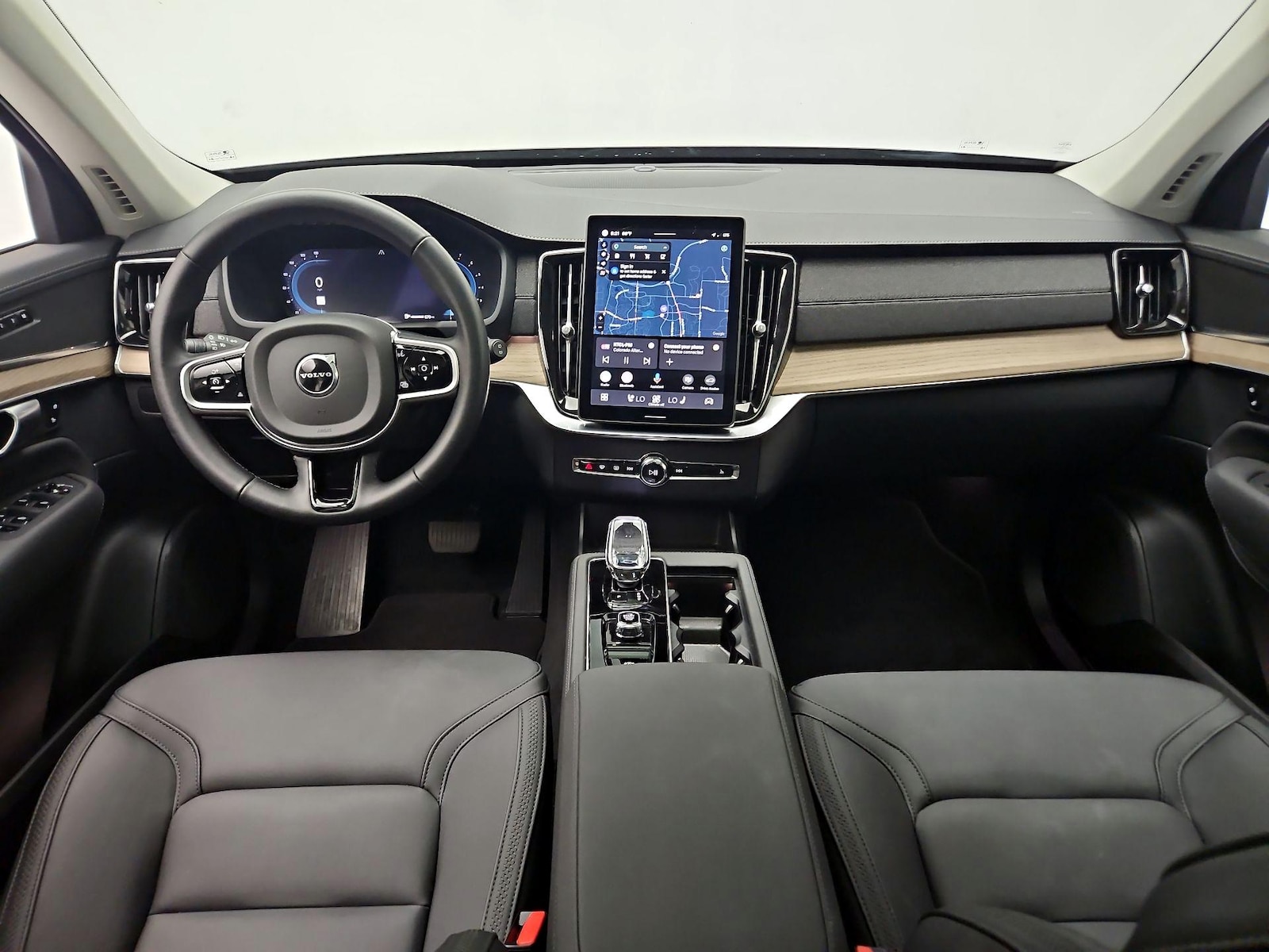 2025 Volvo XC90 Plus - Photo 10