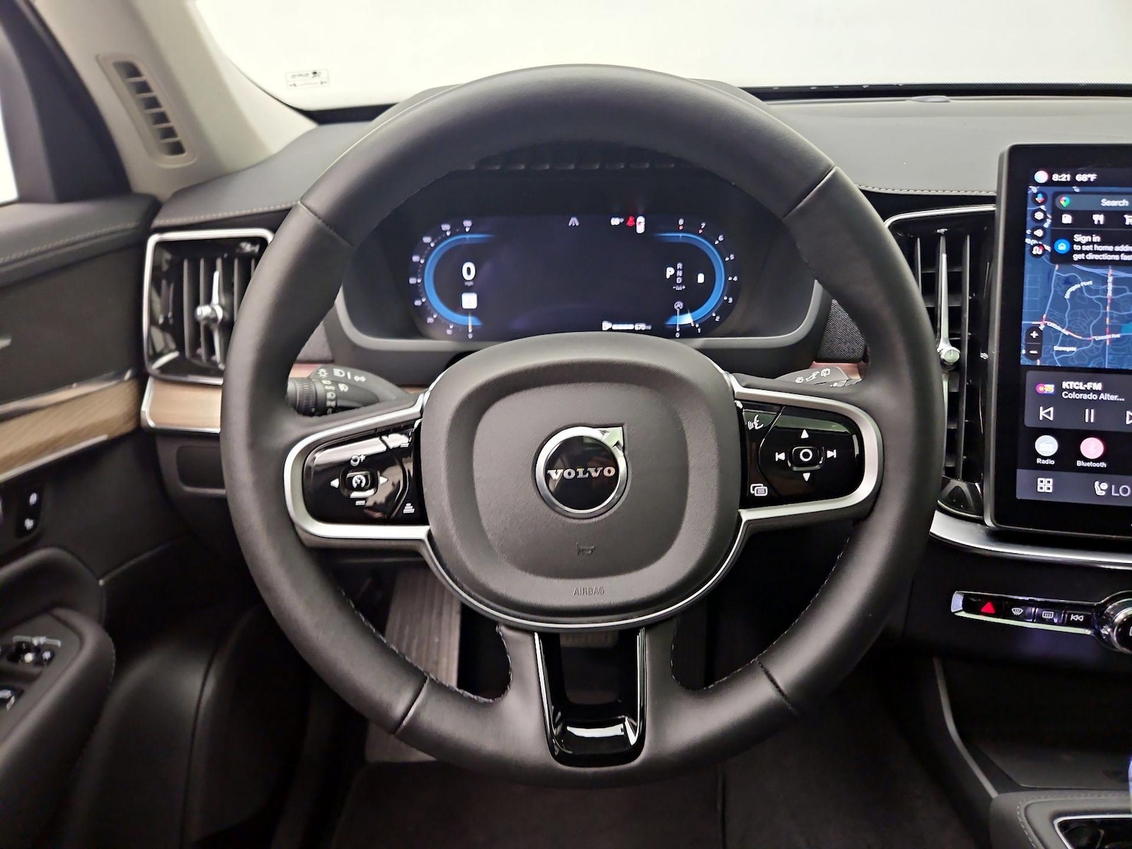 2025 Volvo XC90 Plus - Photo 11