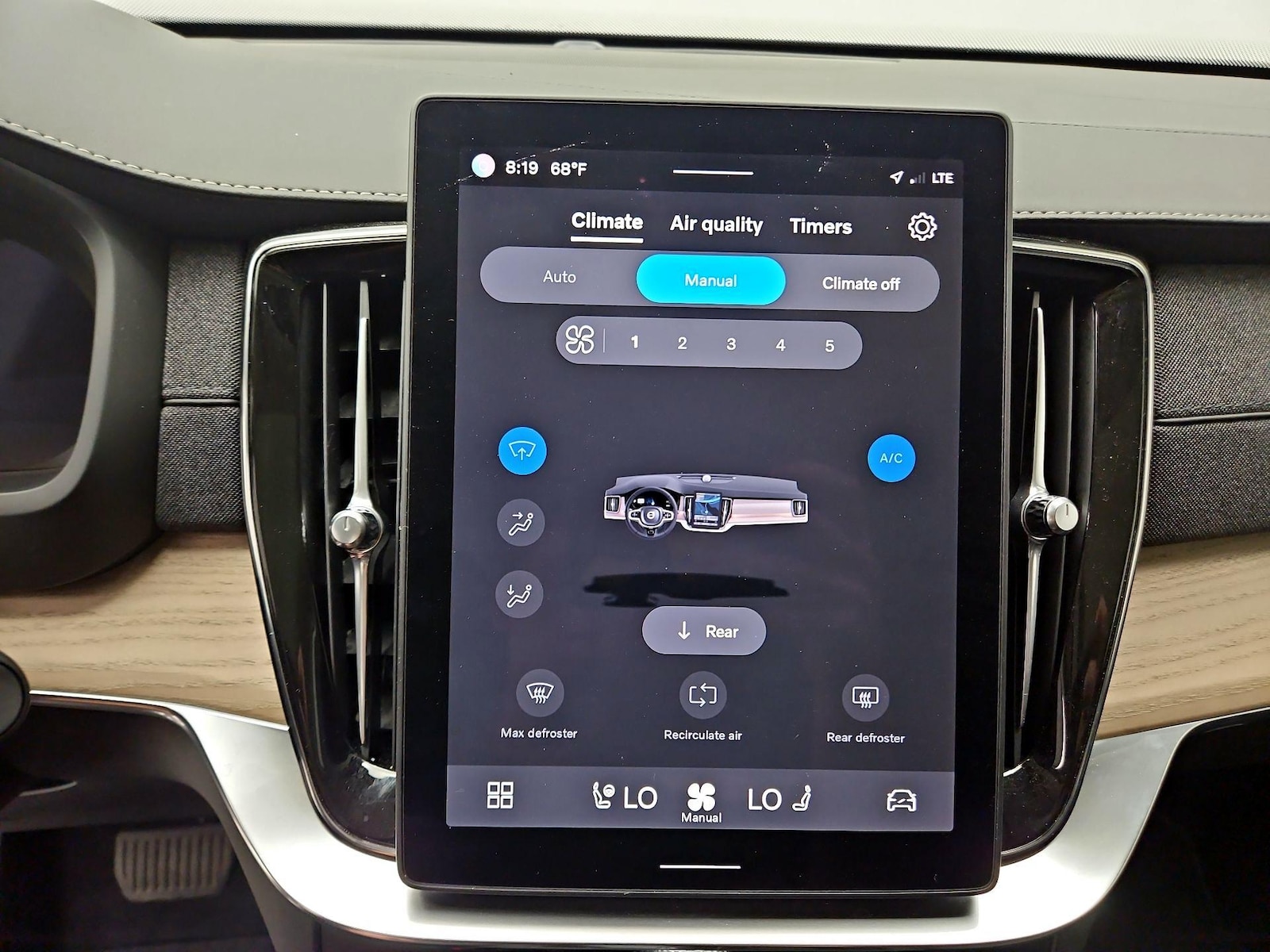 2025 Volvo XC90 Plus - Photo 18