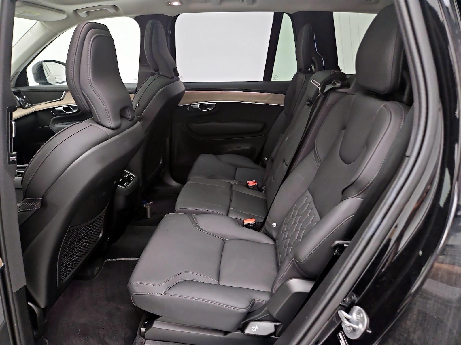 2025 Volvo XC90 Plus - Photo 22