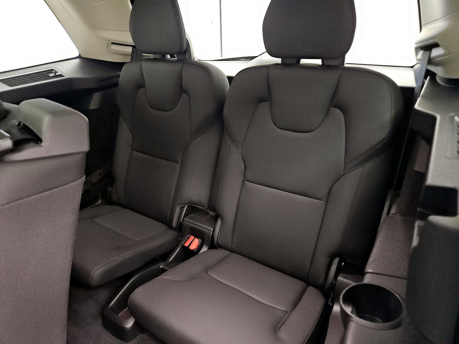 2025 Volvo XC90 Plus - Photo 23