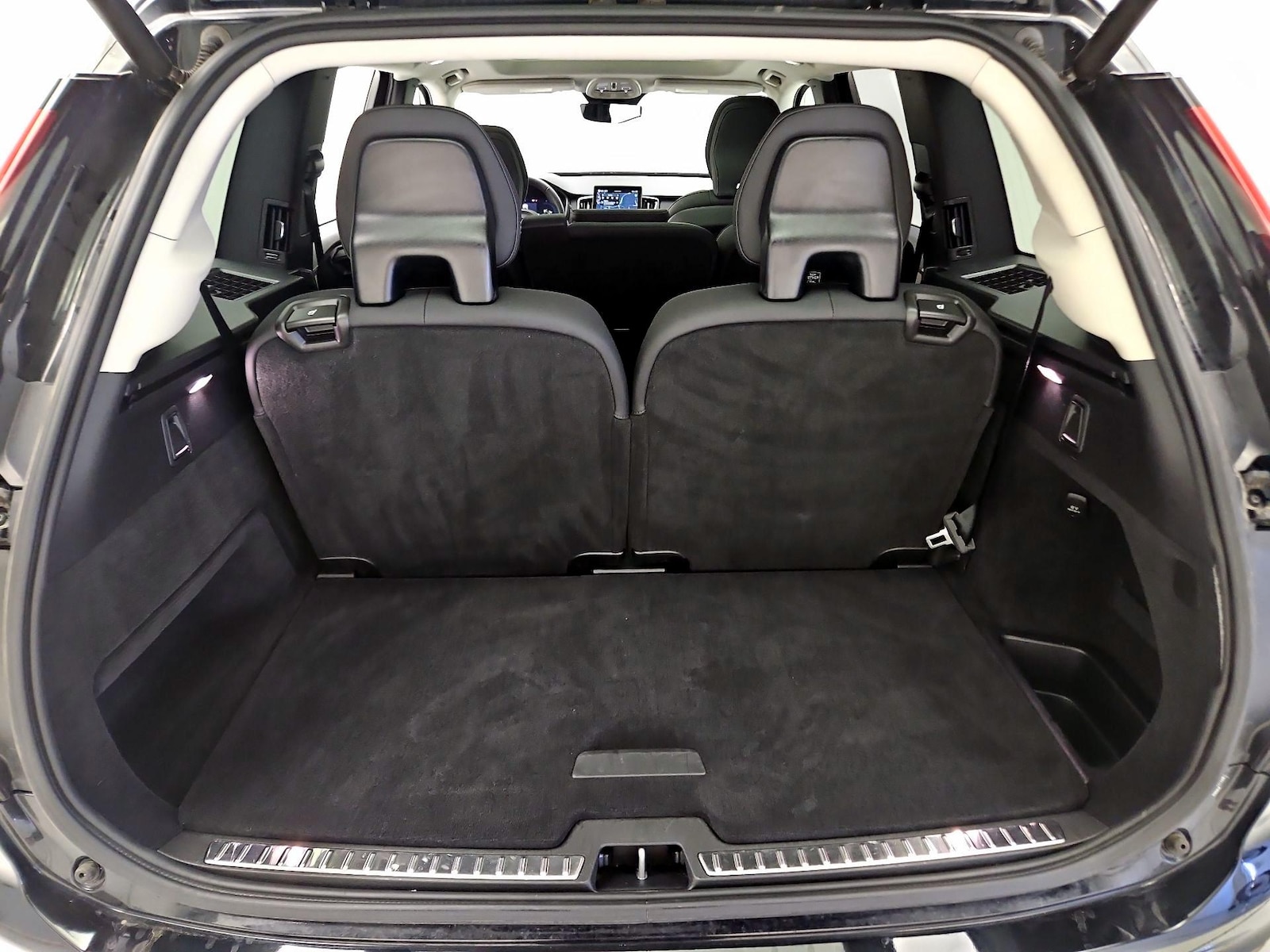 2025 Volvo XC90 Plus - Photo 24