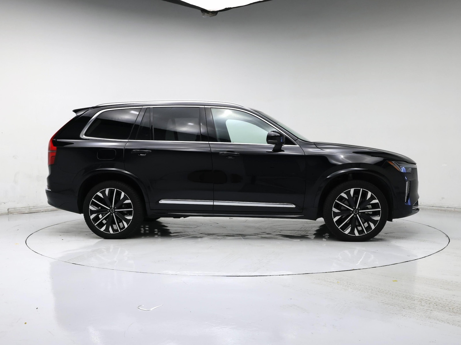 2025 Volvo XC90 Plus - Photo 8