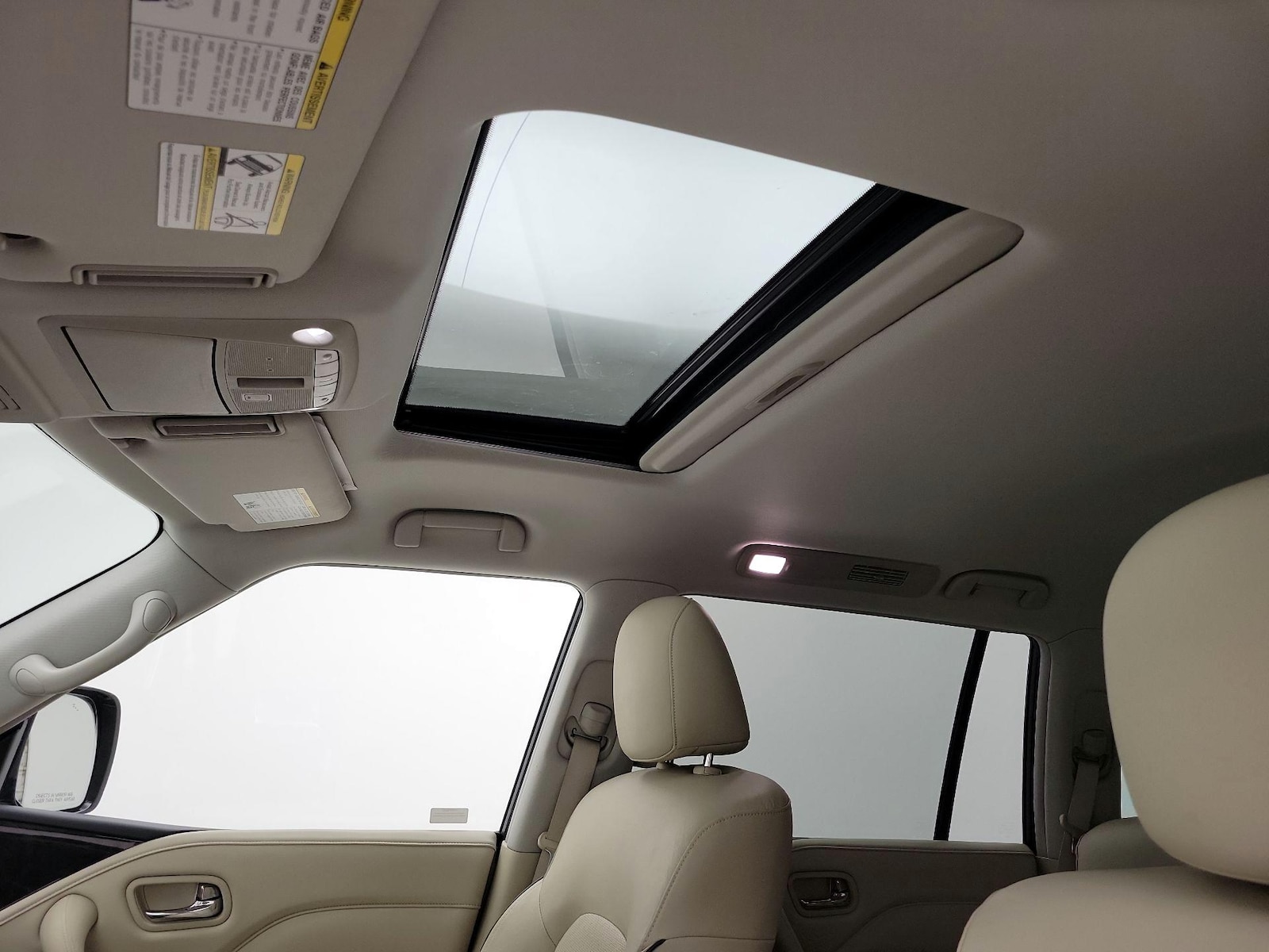 Sunroof(s) & Overhead Airbags