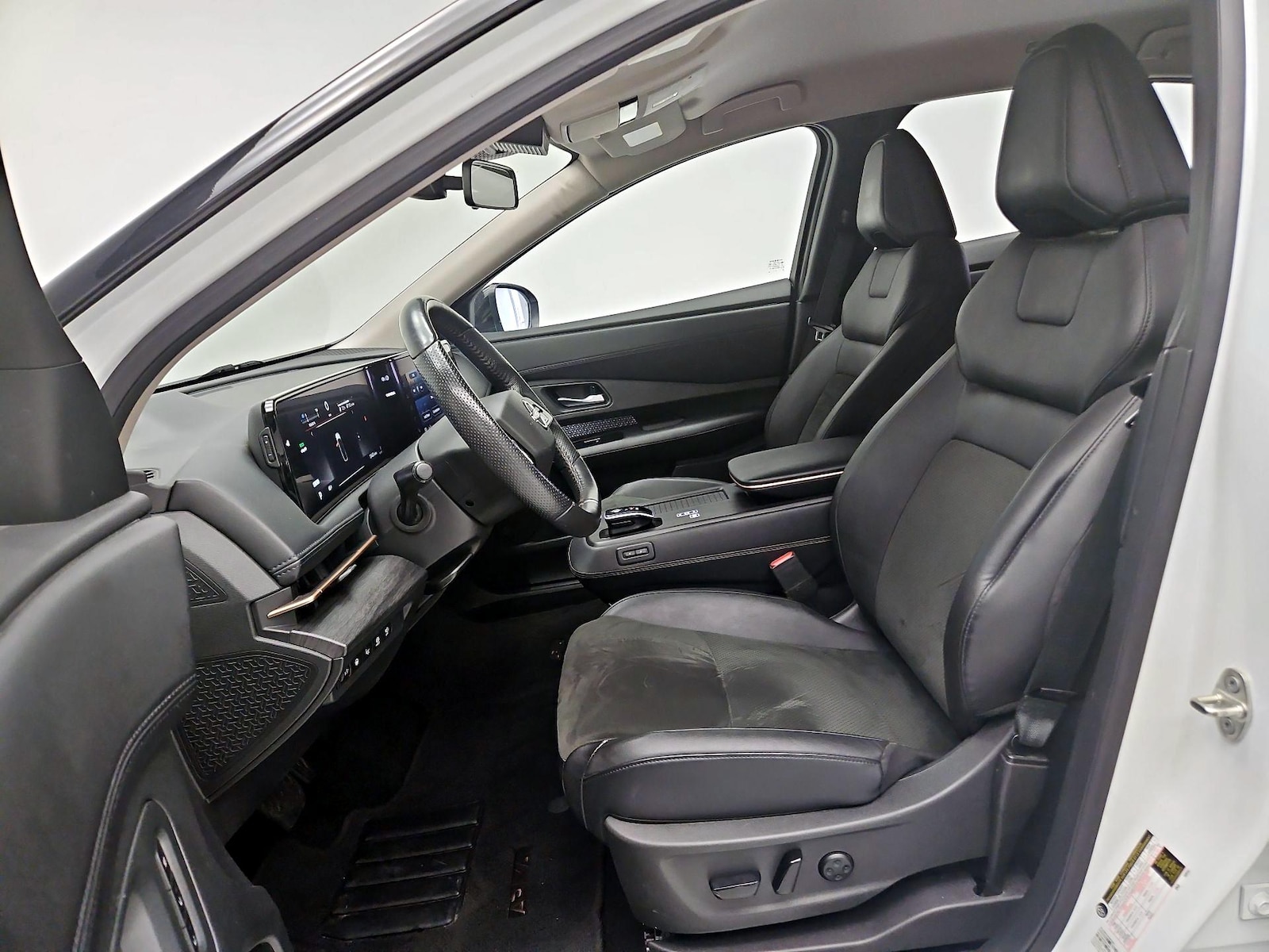 2024 Nissan ARIYA Engage+ - Photo 12