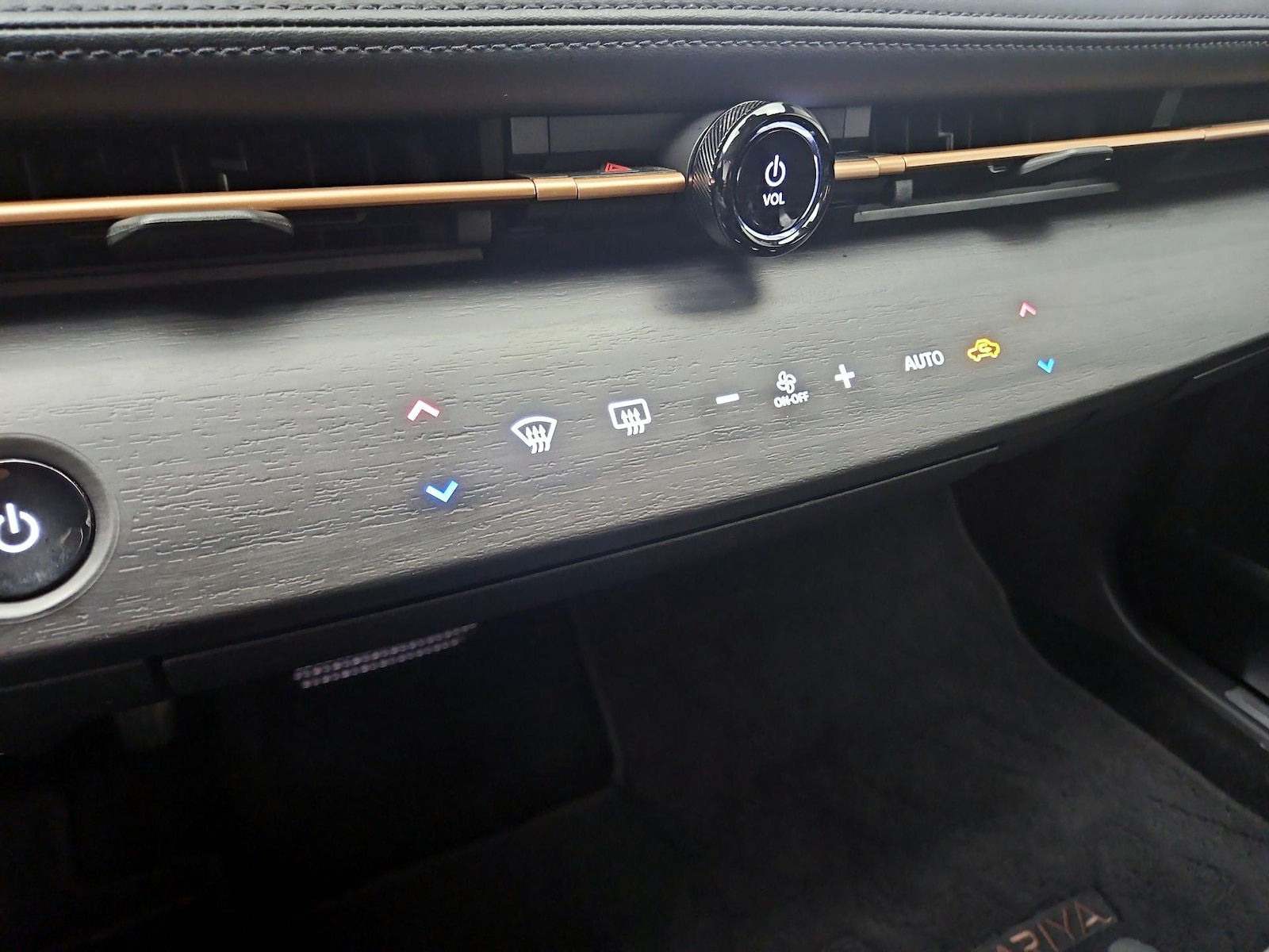2024 Nissan ARIYA Engage+ - Photo 18