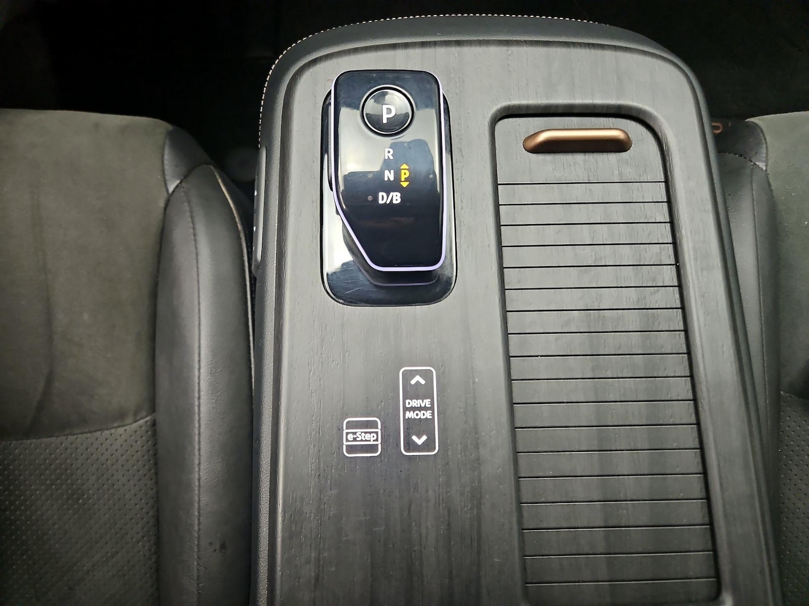 2024 Nissan ARIYA Engage+ - Photo 19