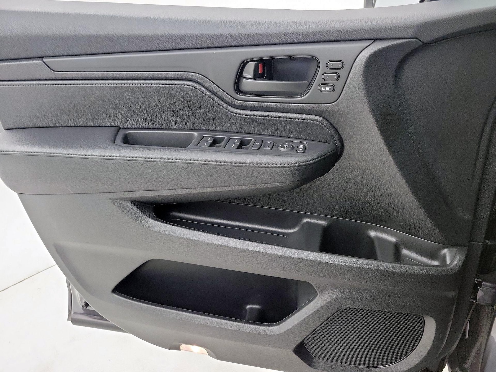 2025 Honda Odyssey EX-L - Photo 13