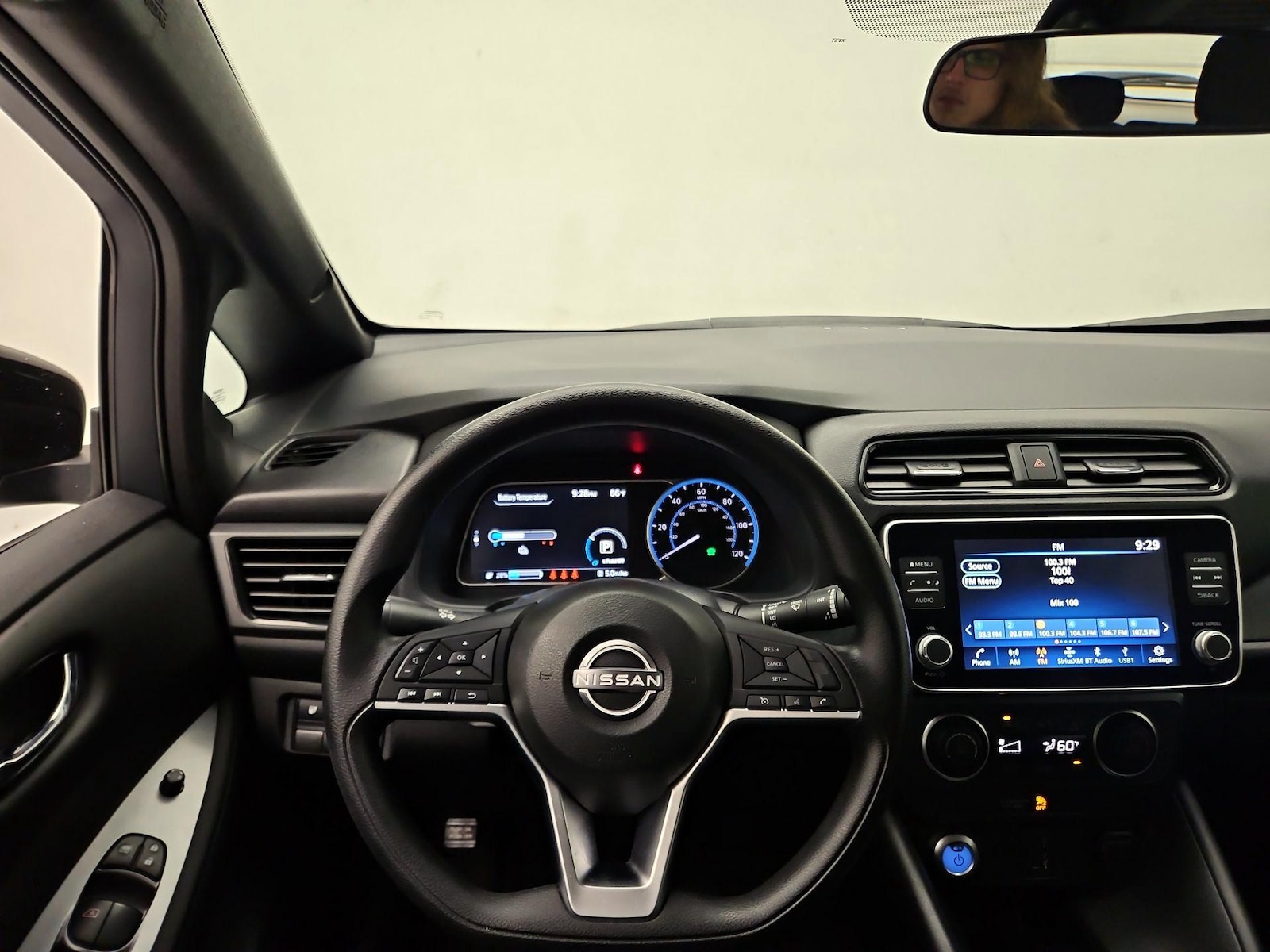 2025 Nissan Leaf S - Photo 11