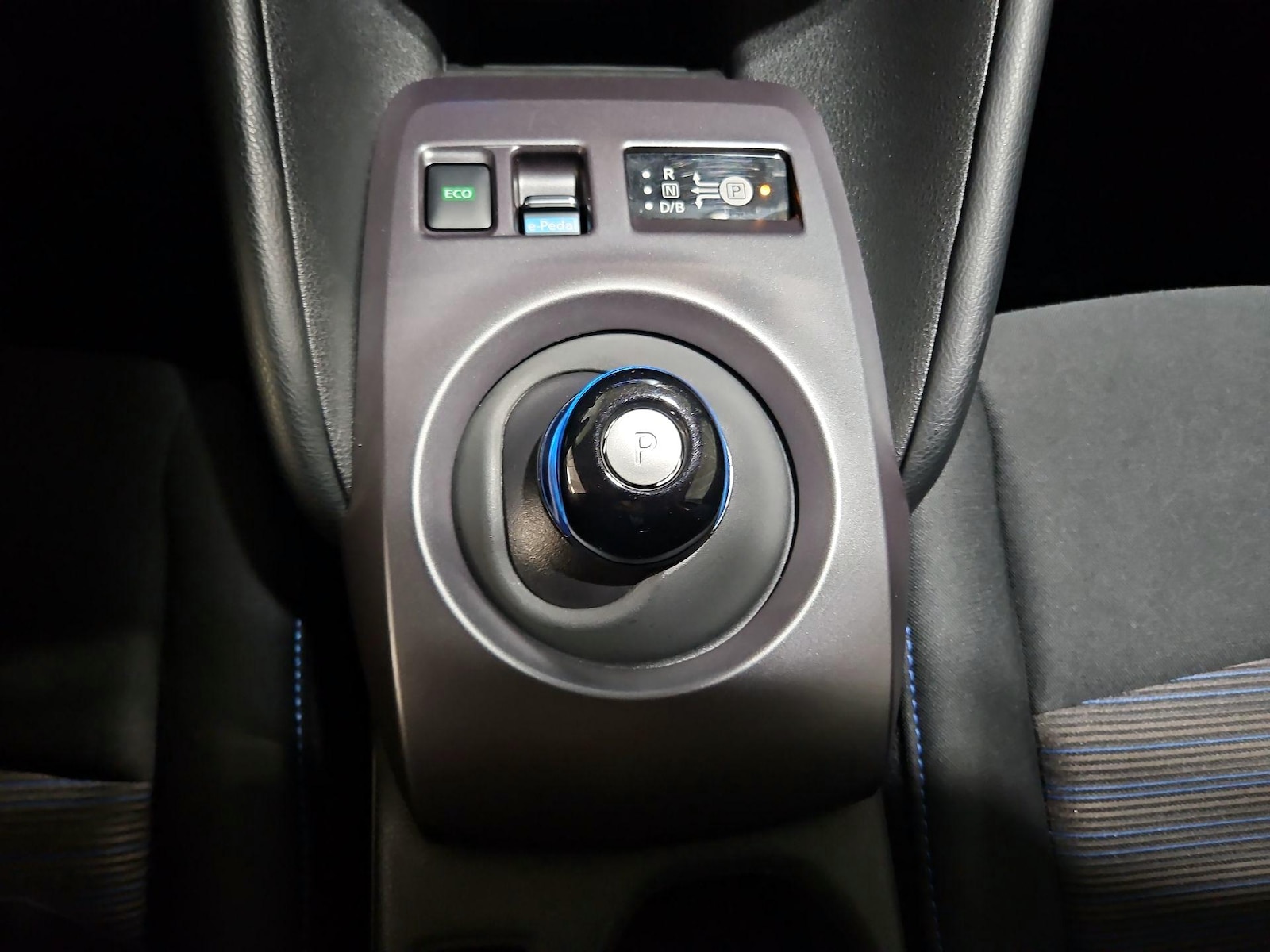 2025 Nissan Leaf S - Photo 18