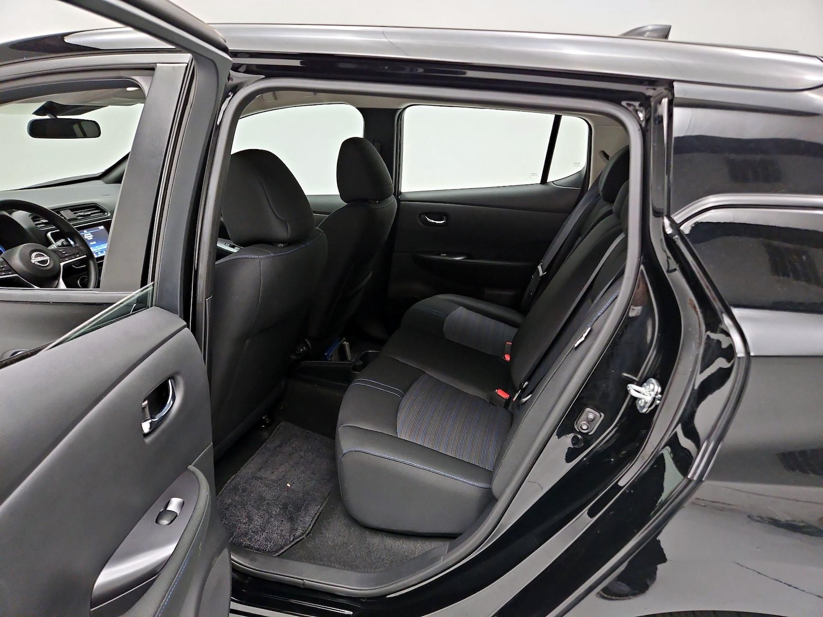 2025 Nissan Leaf S - Photo 20