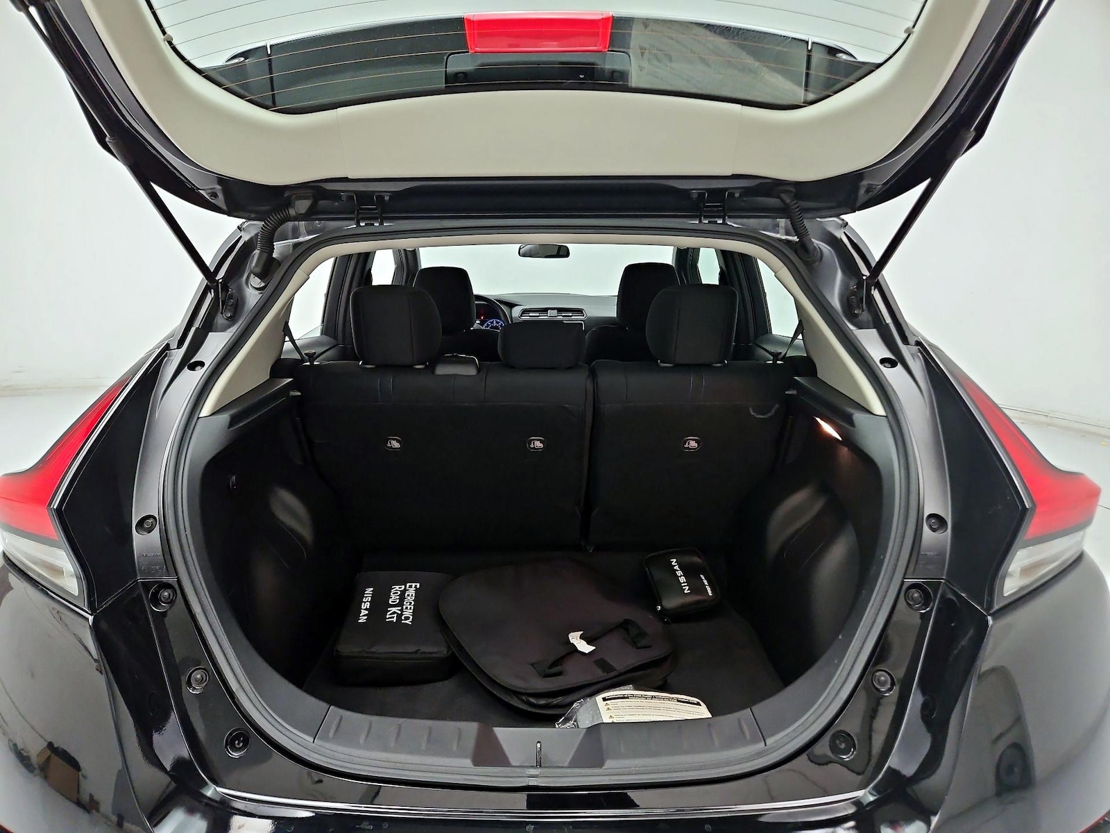 2025 Nissan Leaf S - Photo 21