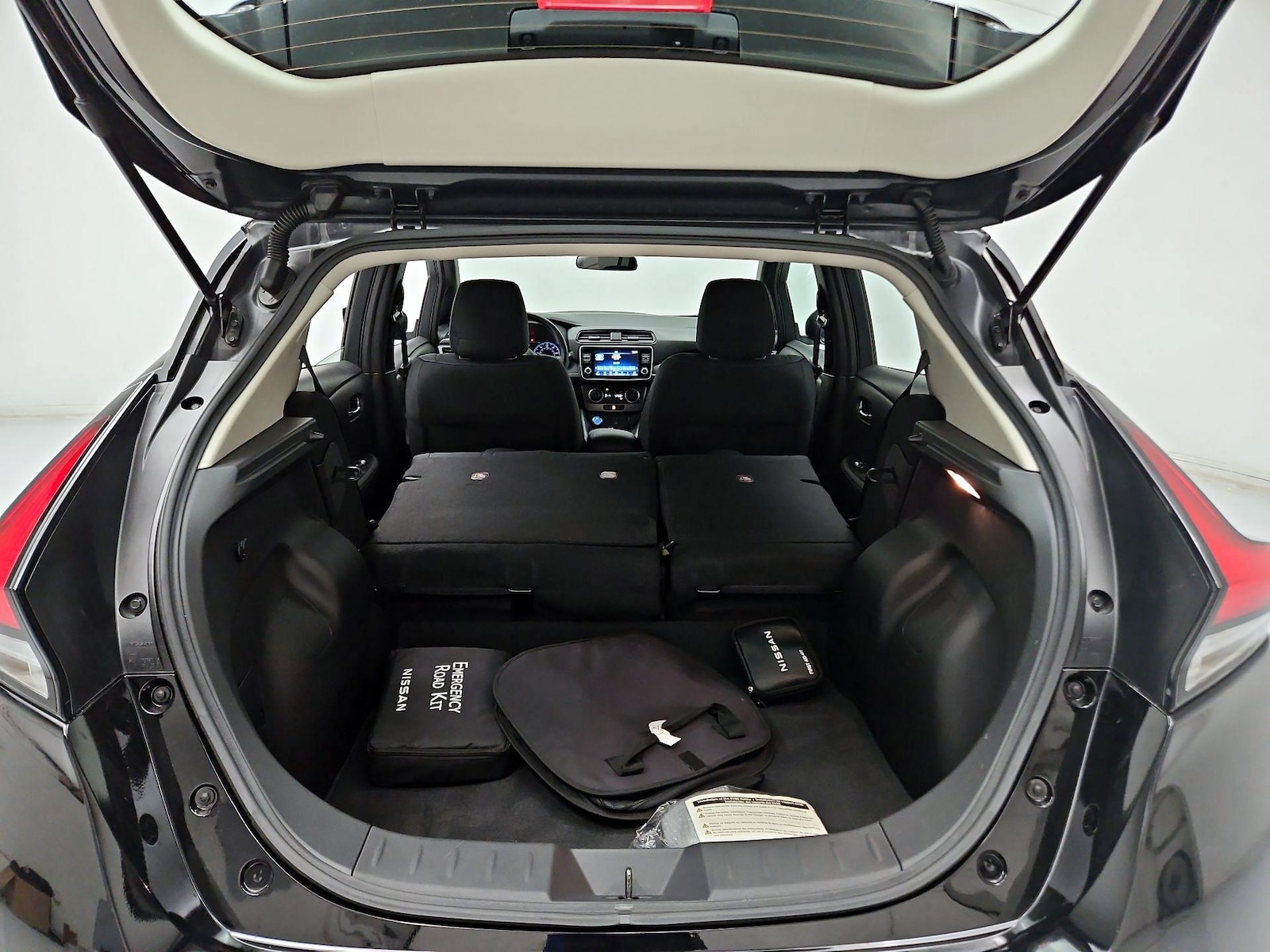 2025 Nissan Leaf S - Photo 22