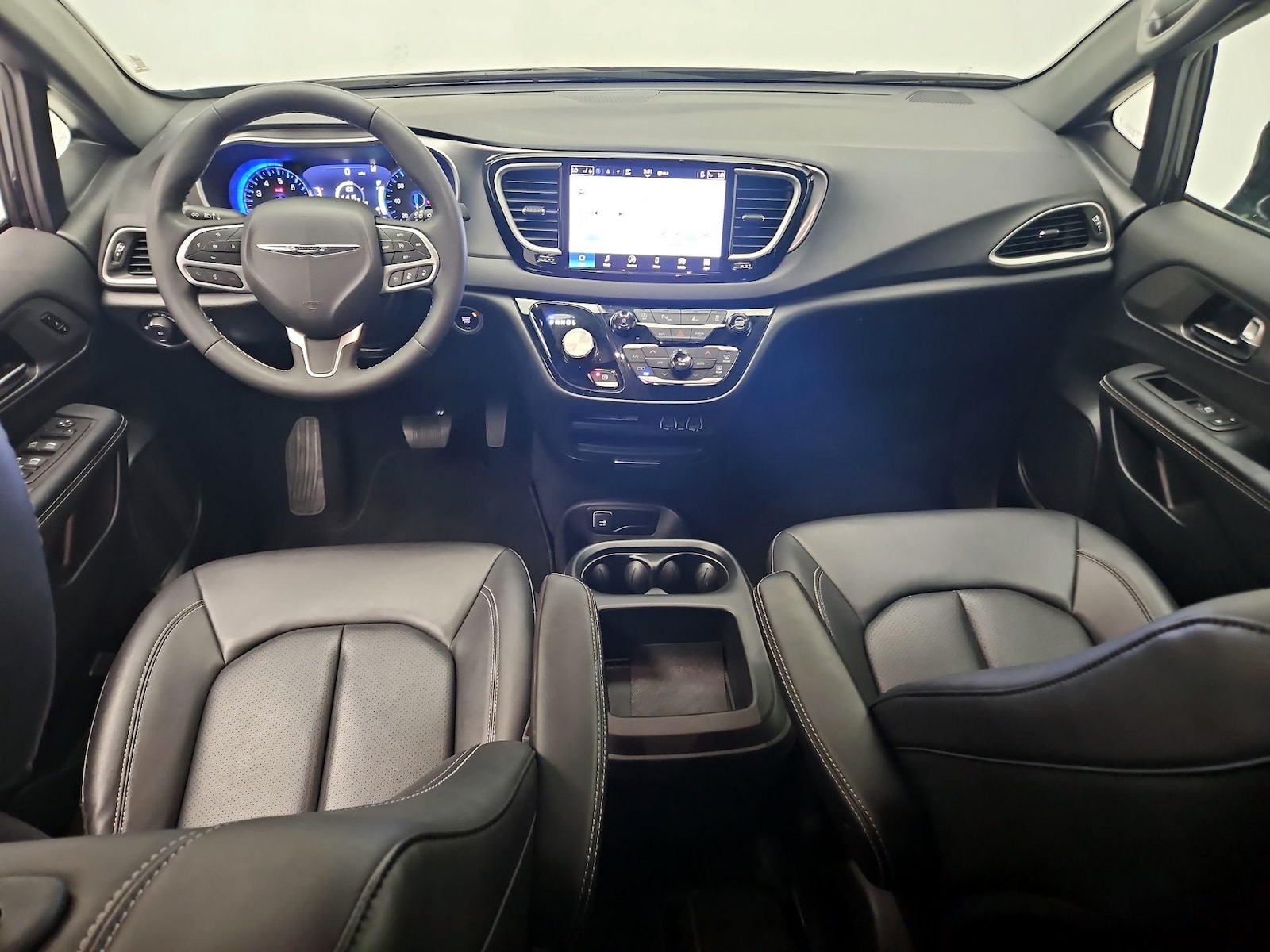 2025 Chrysler Pacifica Select - Photo 10