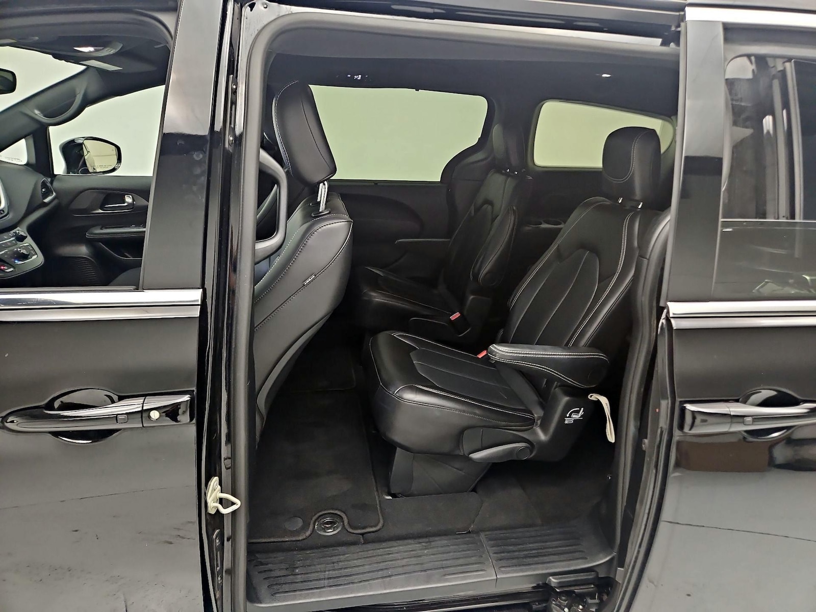2025 Chrysler Pacifica Select - Photo 20
