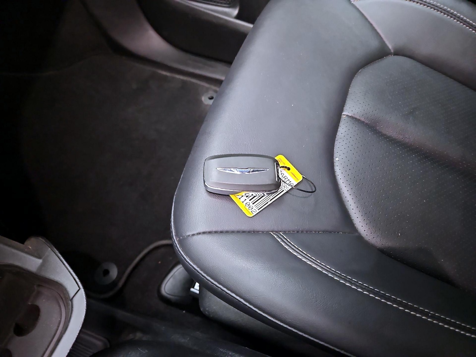 2025 Chrysler Pacifica Select - Photo 25