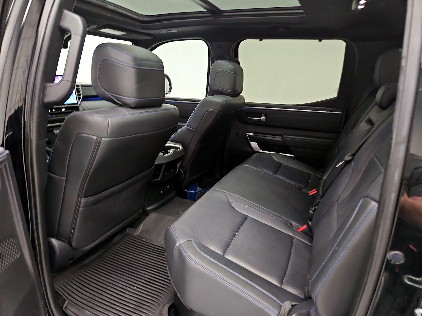 Rear A/C Seat(s)
