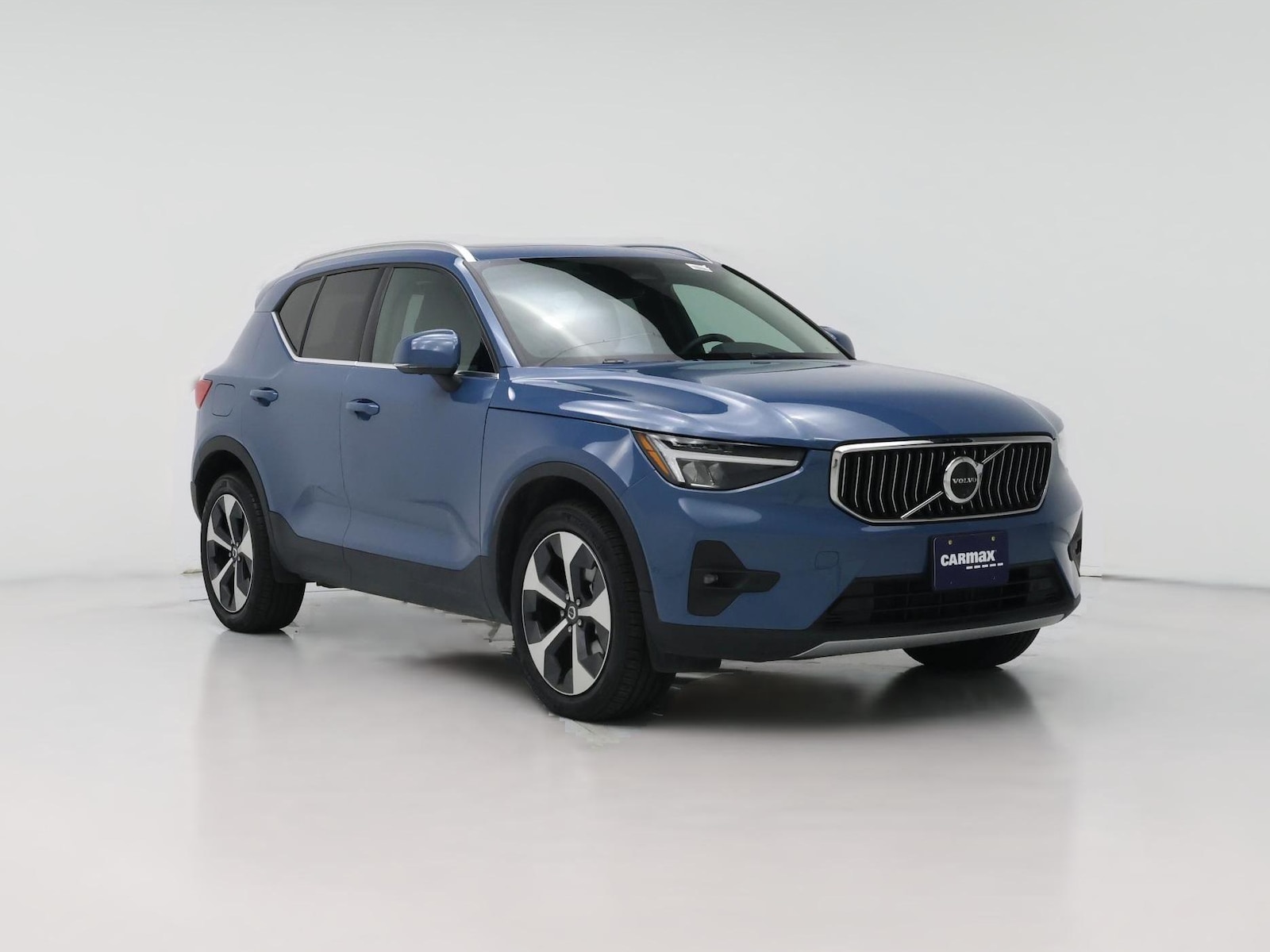 2025 Volvo XC40 Plus
