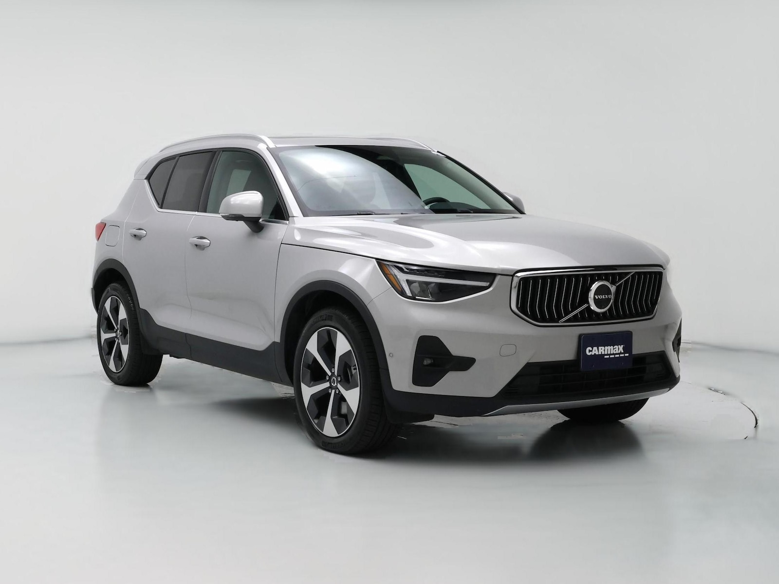 2025 Volvo XC40 Plus