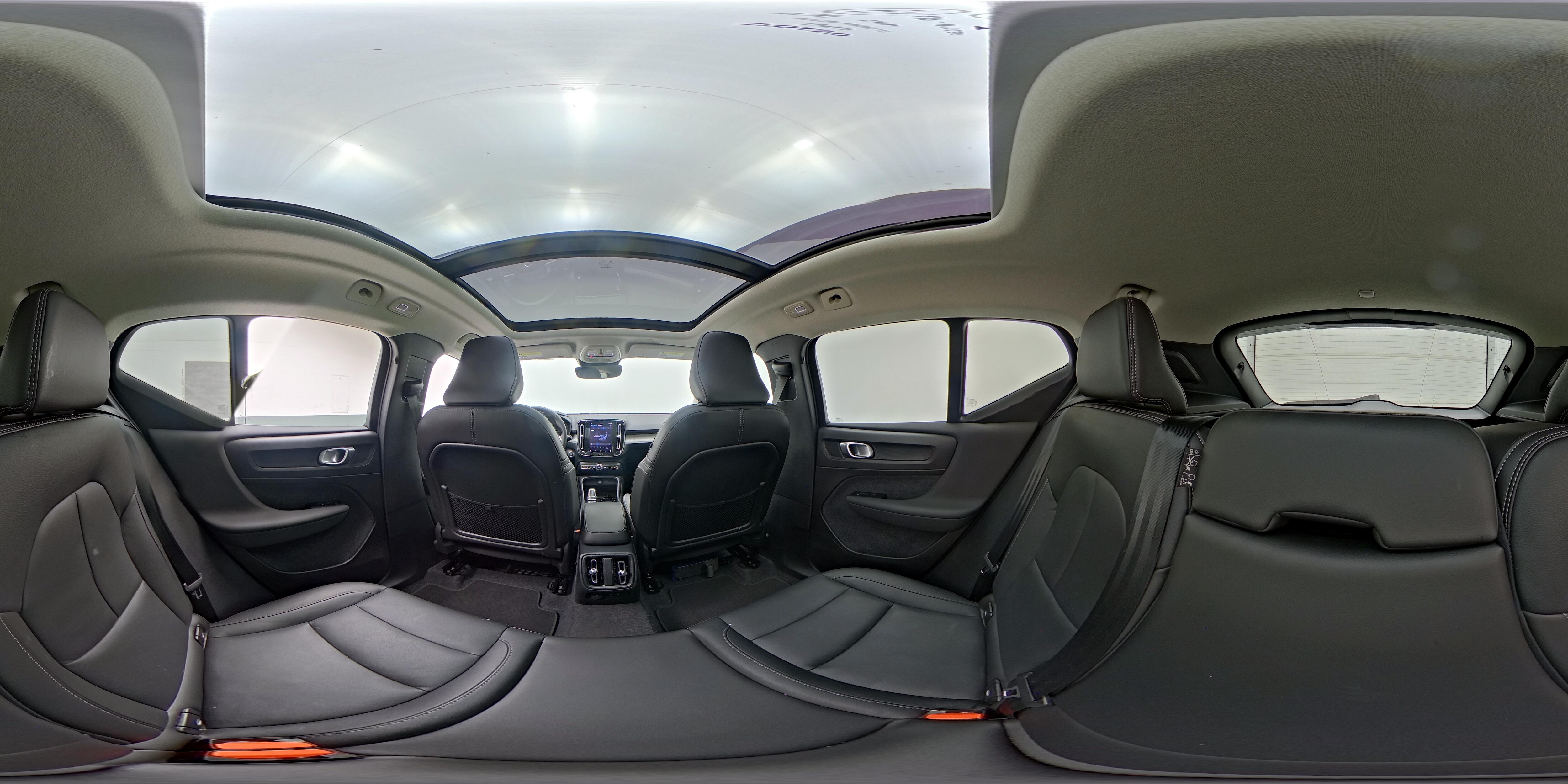 2025 Volvo XC40 Plus - Photo 27