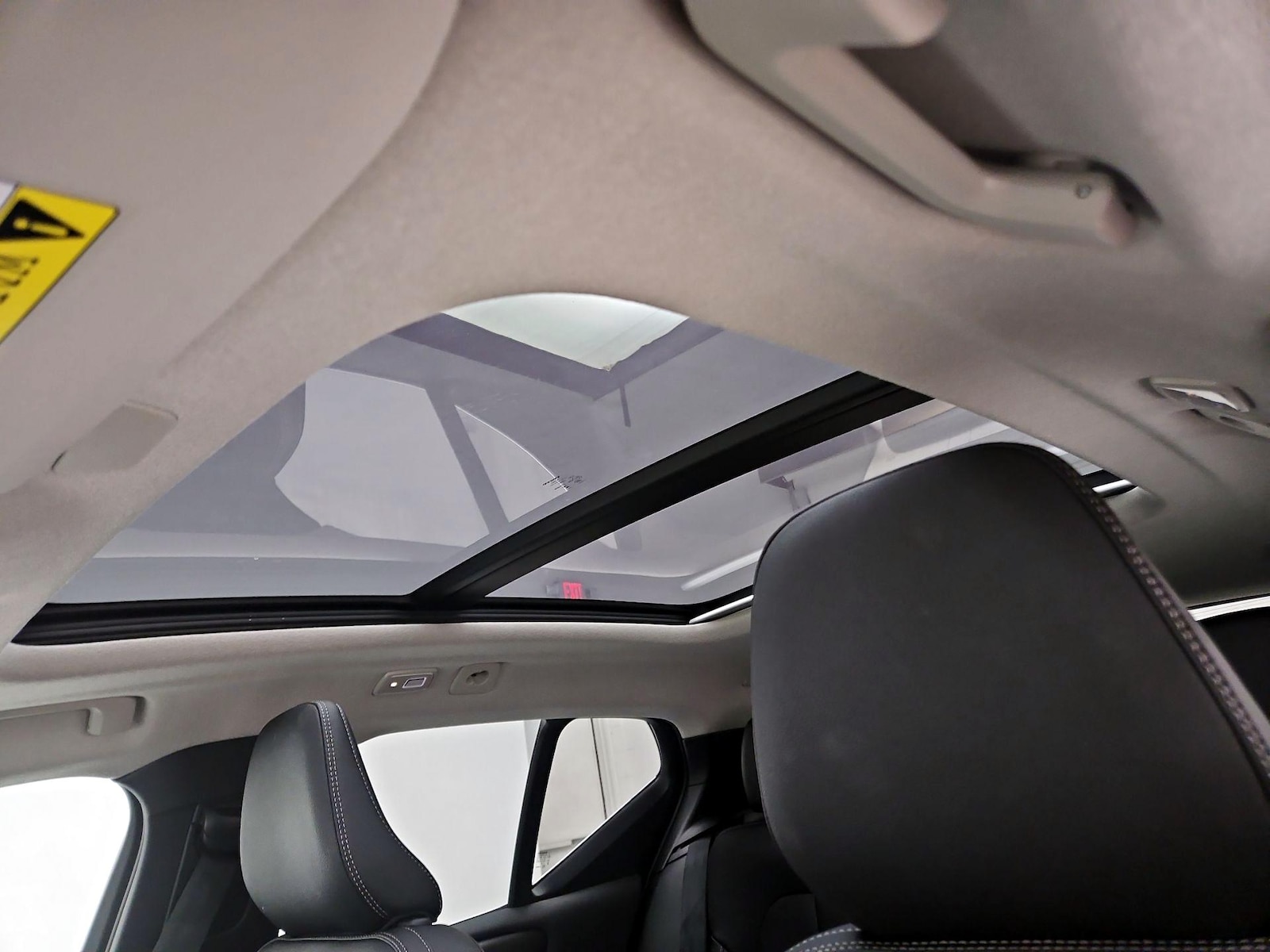 2025 Volvo XC40 Plus - Photo 20