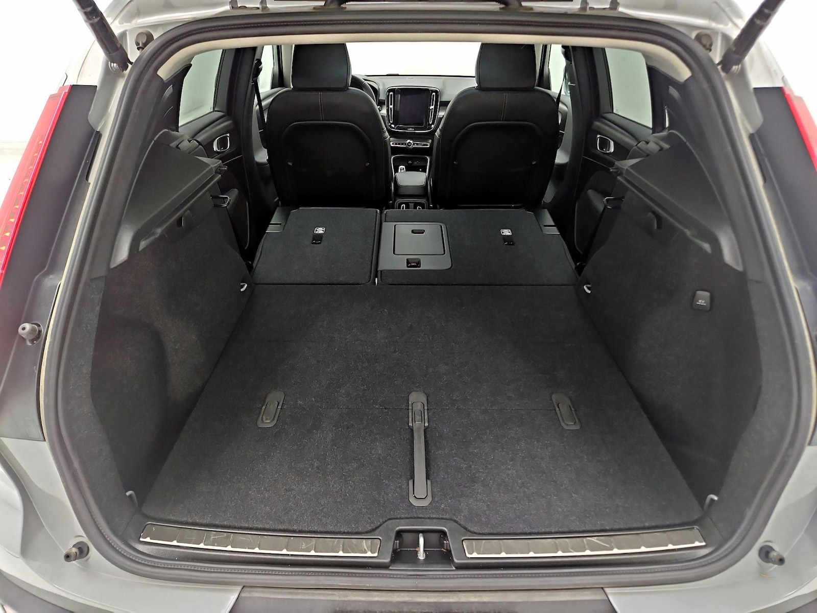 2025 Volvo XC40 Plus - Photo 23