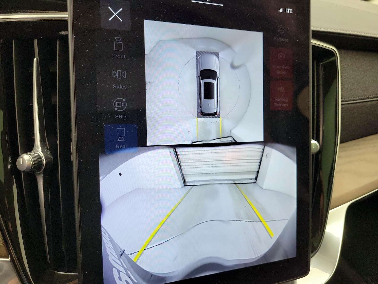 2025 Volvo XC90 Plus - Photo 16