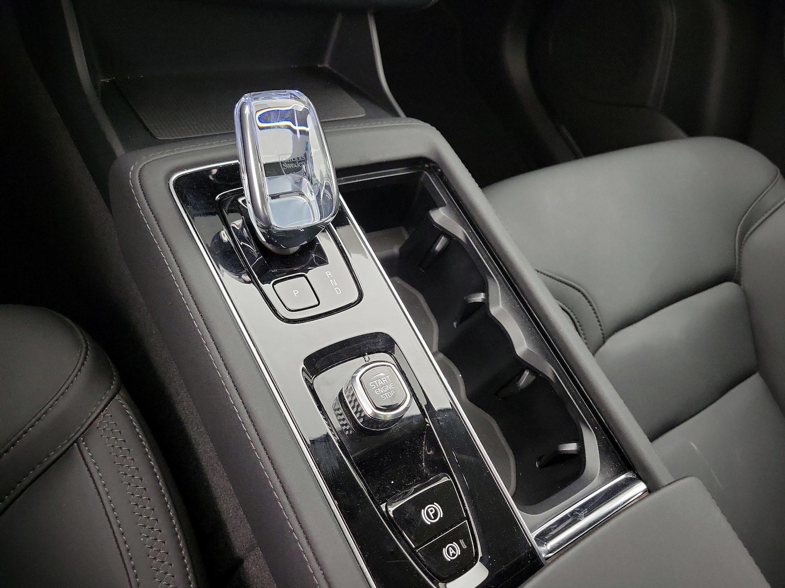 2025 Volvo XC90 Plus - Photo 19