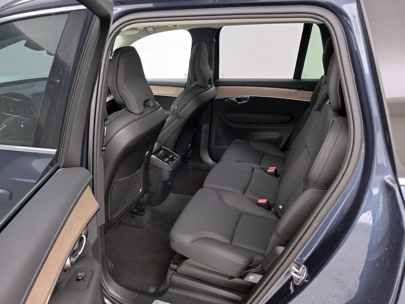 2025 Volvo XC90 Plus - Photo 22