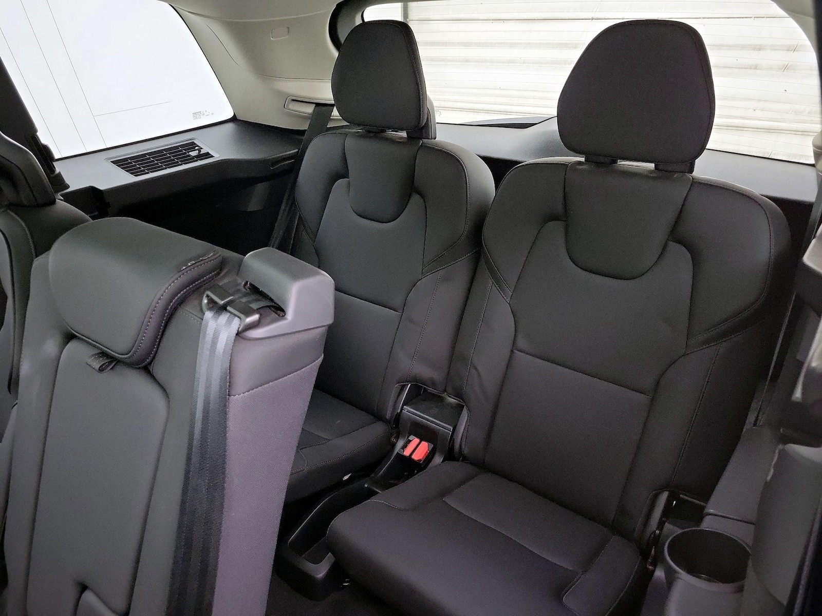 2025 Volvo XC90 Plus - Photo 23