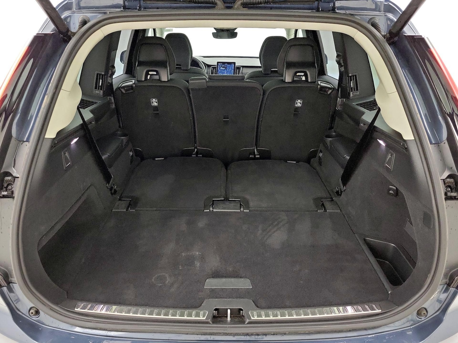 2025 Volvo XC90 Plus - Photo 25