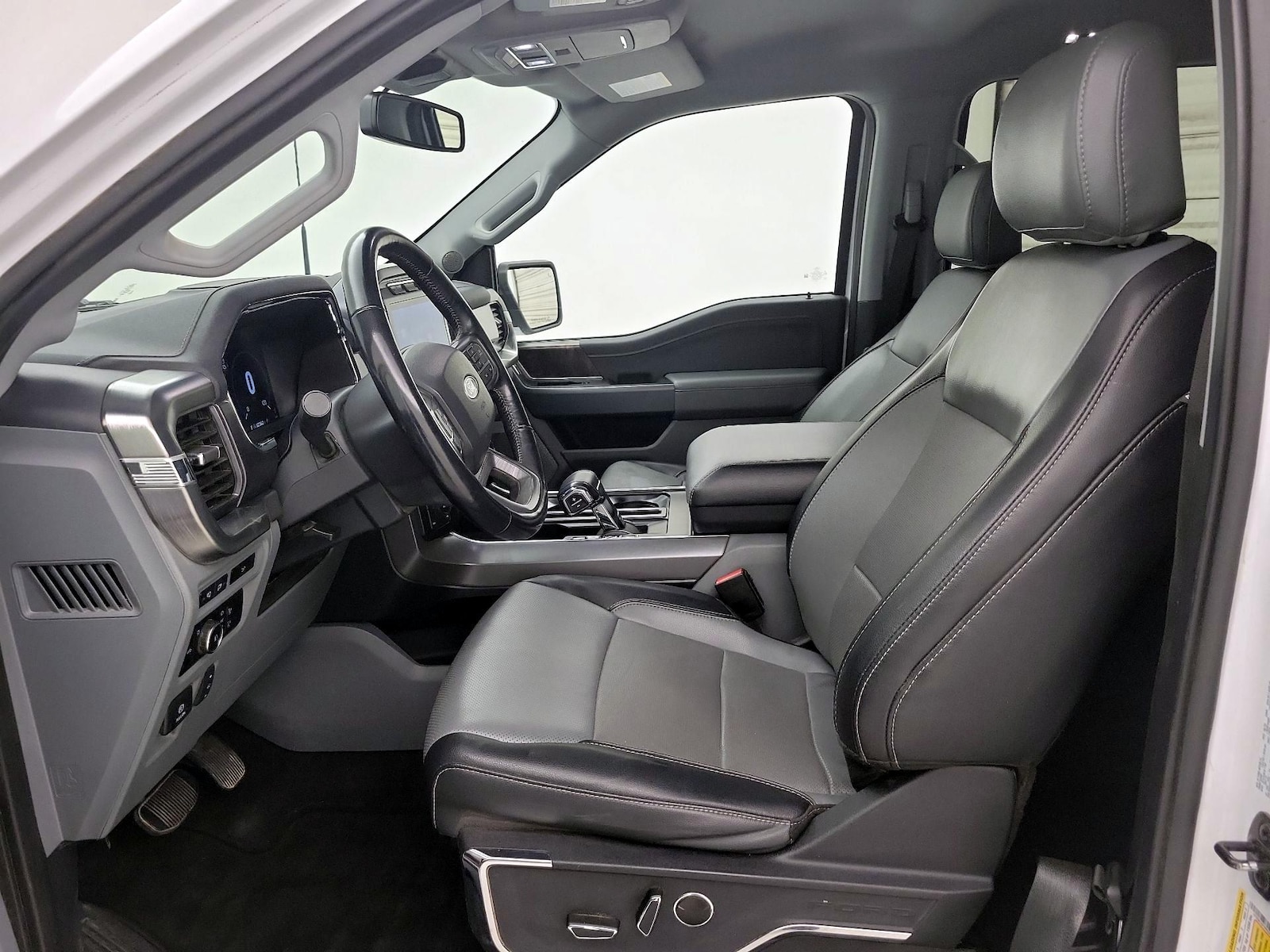 2023 Ford F-150 Lariat - Photo 12