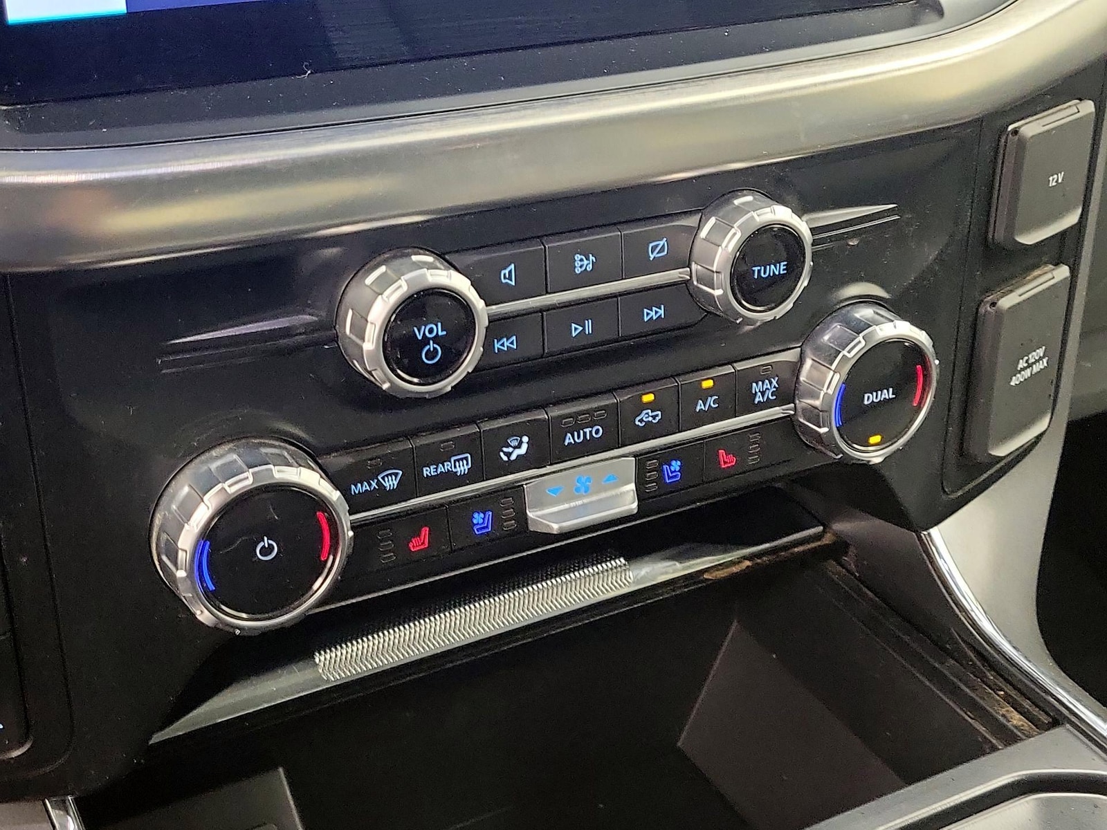 2023 Ford F-150 Lariat - Photo 17