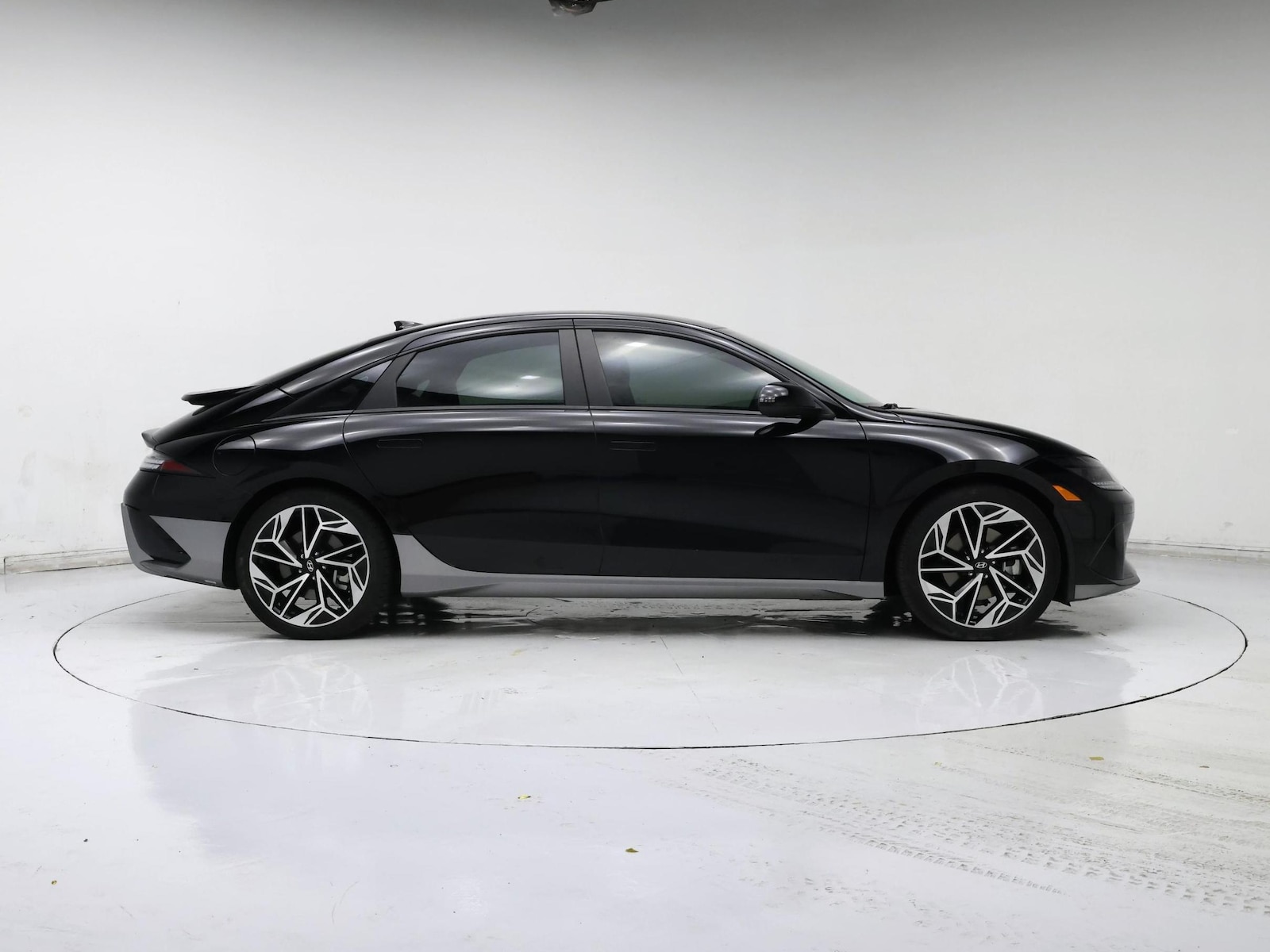 2023 Hyundai IONIQ 6 SEL - Photo 8