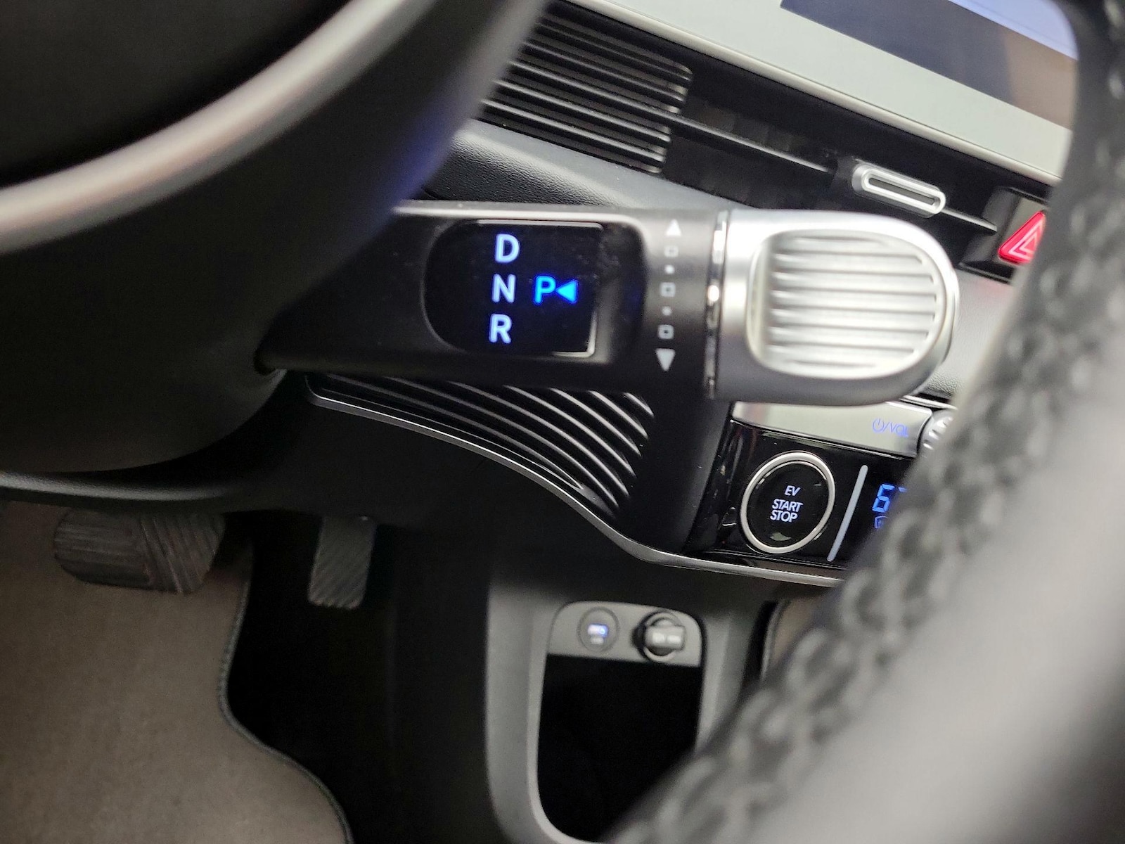 2024 Hyundai IONIQ 5 SEL - Photo 19
