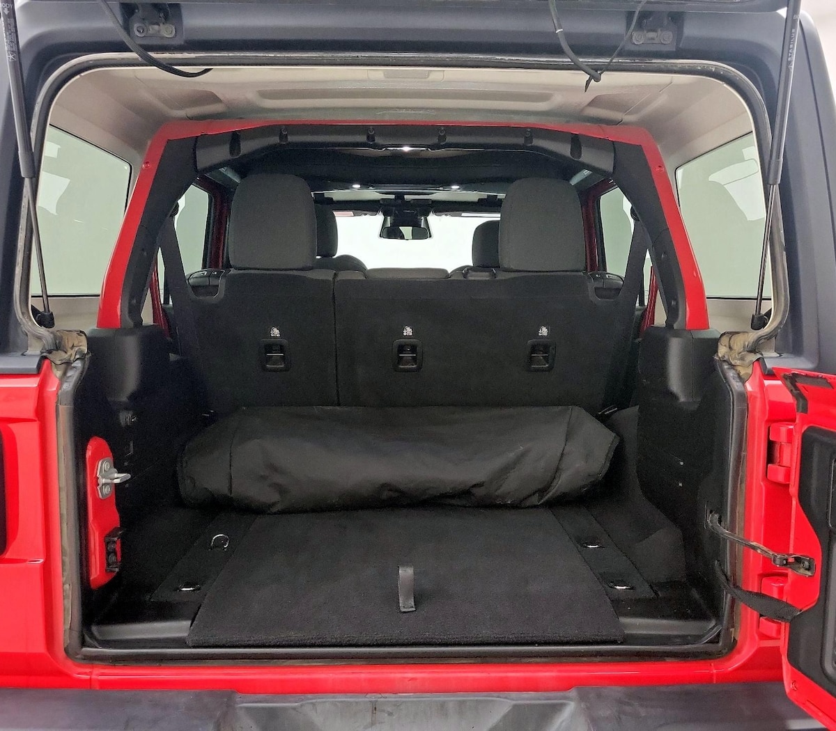Trunk/Cargo (Seats Up)